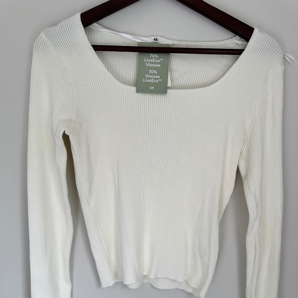 H&M Girls White Scoop Neck Ribbed Shirt — NWT
